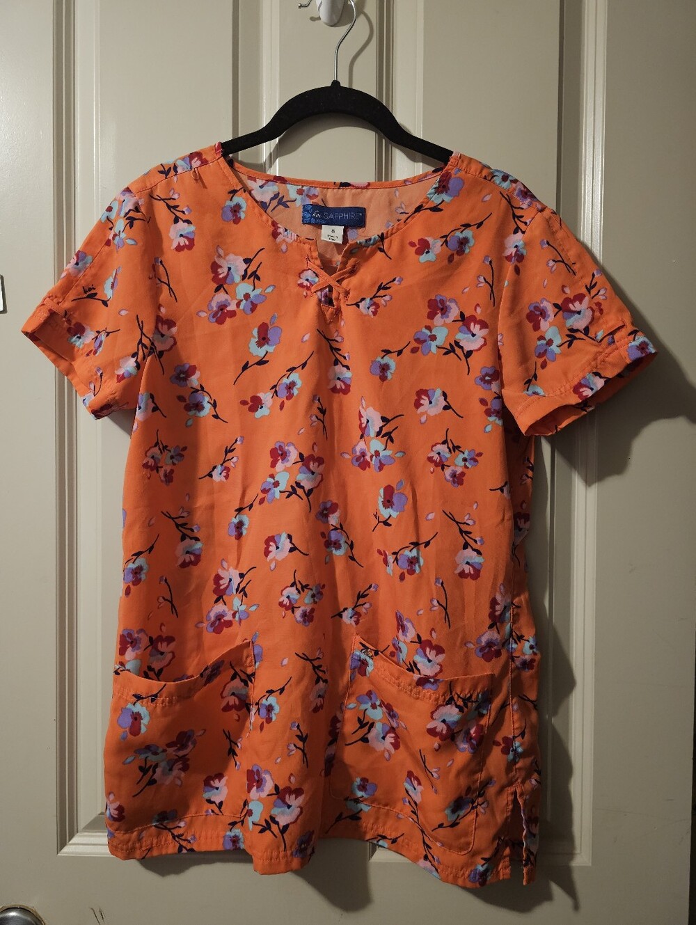 Bright Koi Floral Scrub Top S